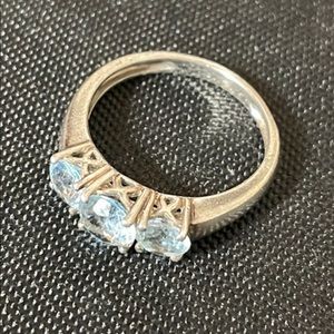 Aquamarine 3 Stone 925 Silver Band With Larger Center Stone - size 8